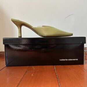 Valerie Stevens Lime Green 3" Heels (Size 7)